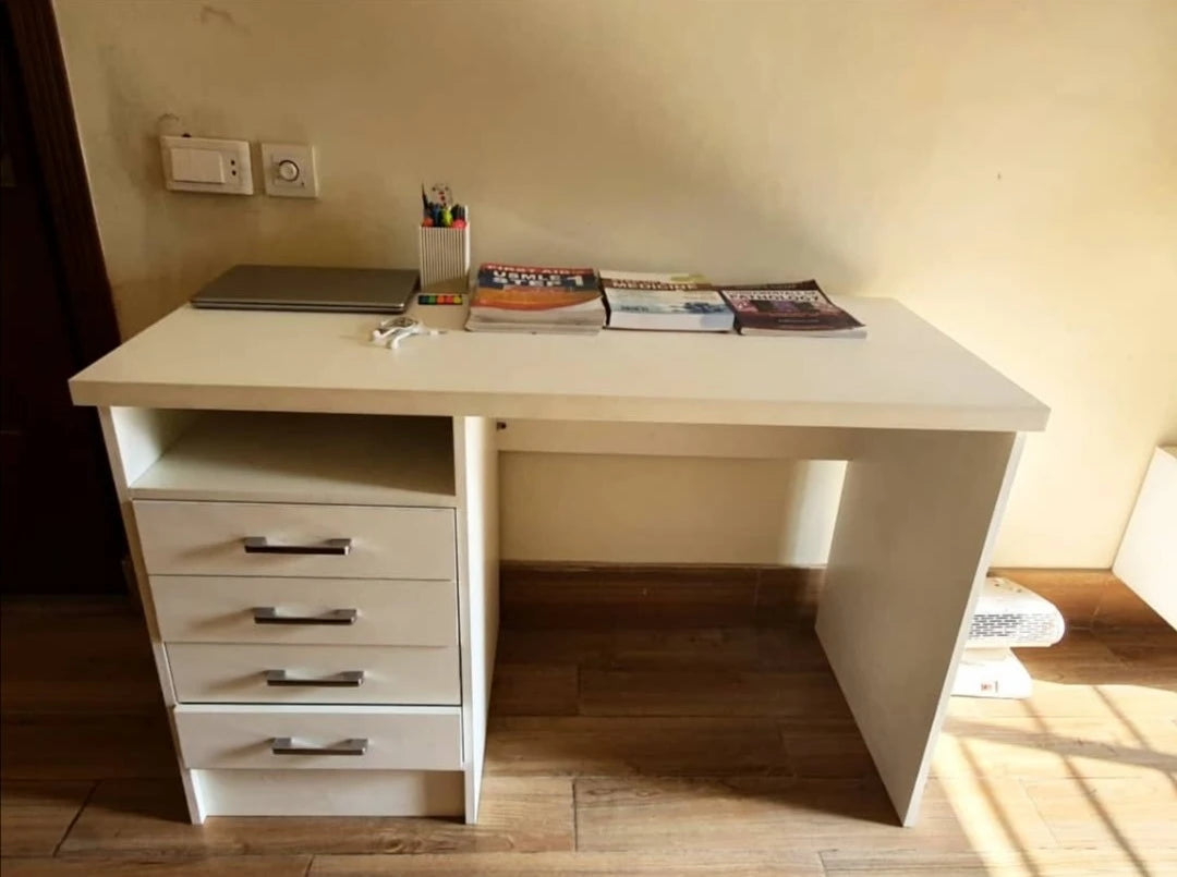 OLIV – Computer Desk White with Four Drawers