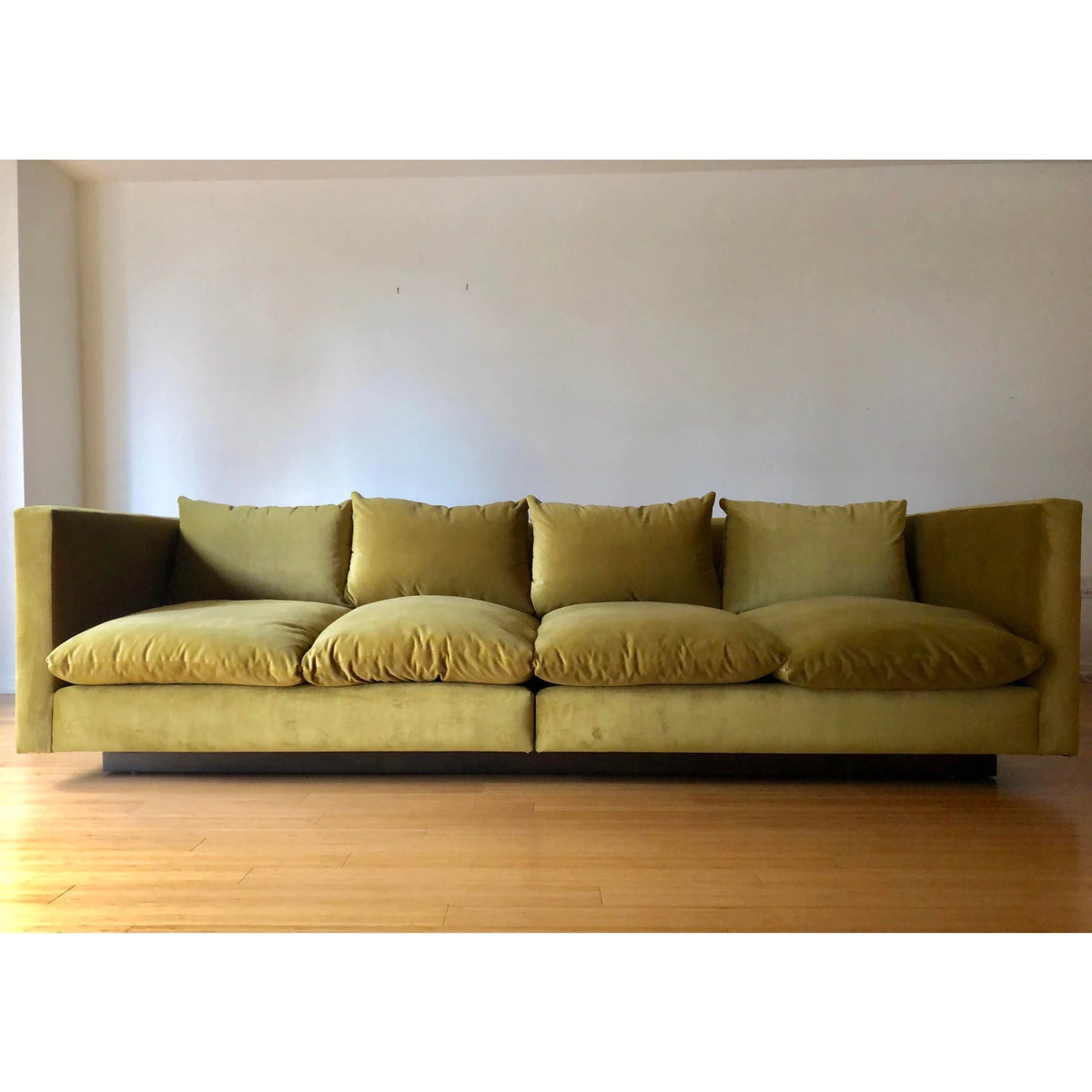 OLEA – Modern Four seater sofa