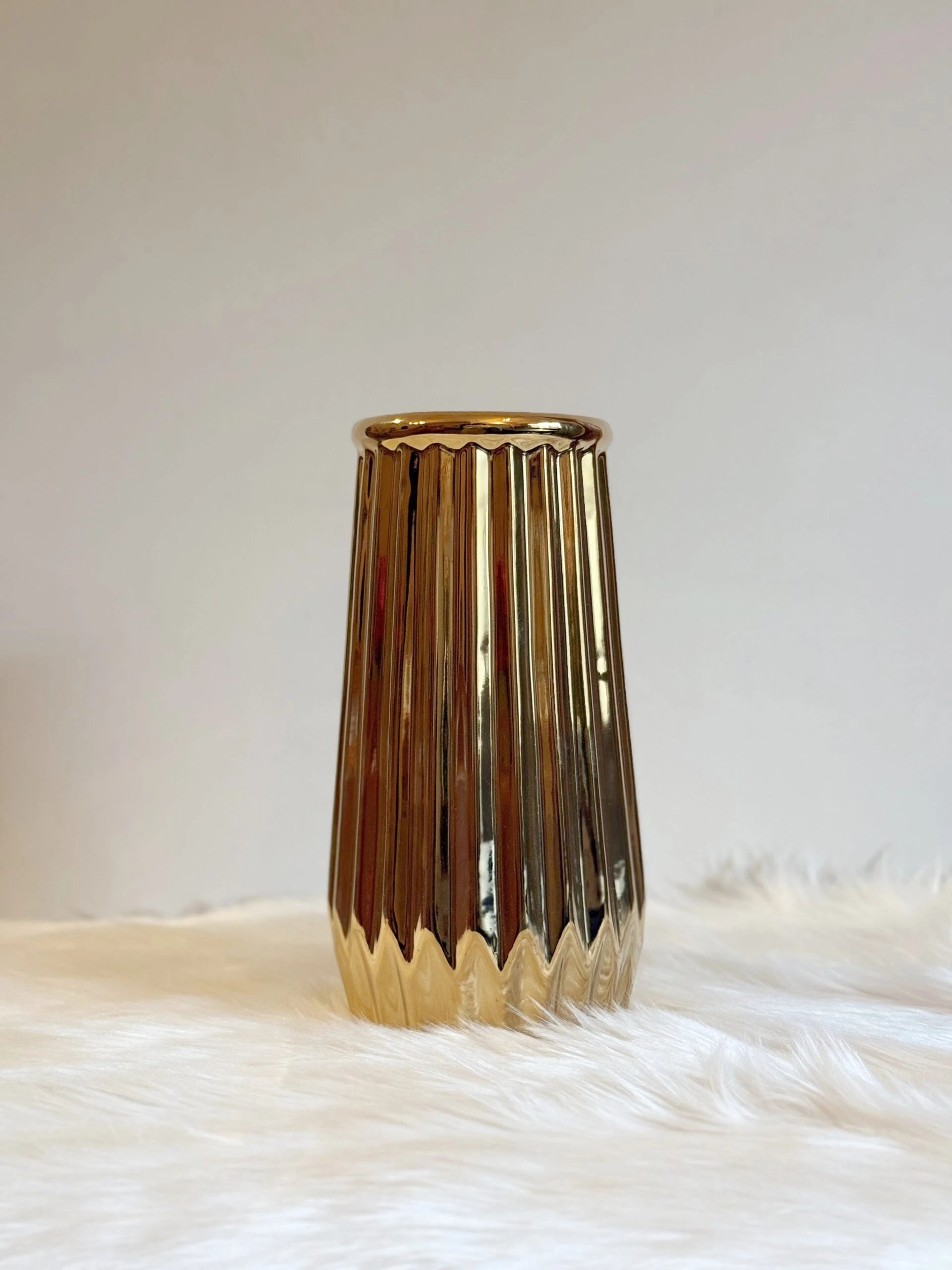 VOSS – Golden Ceramic Vase