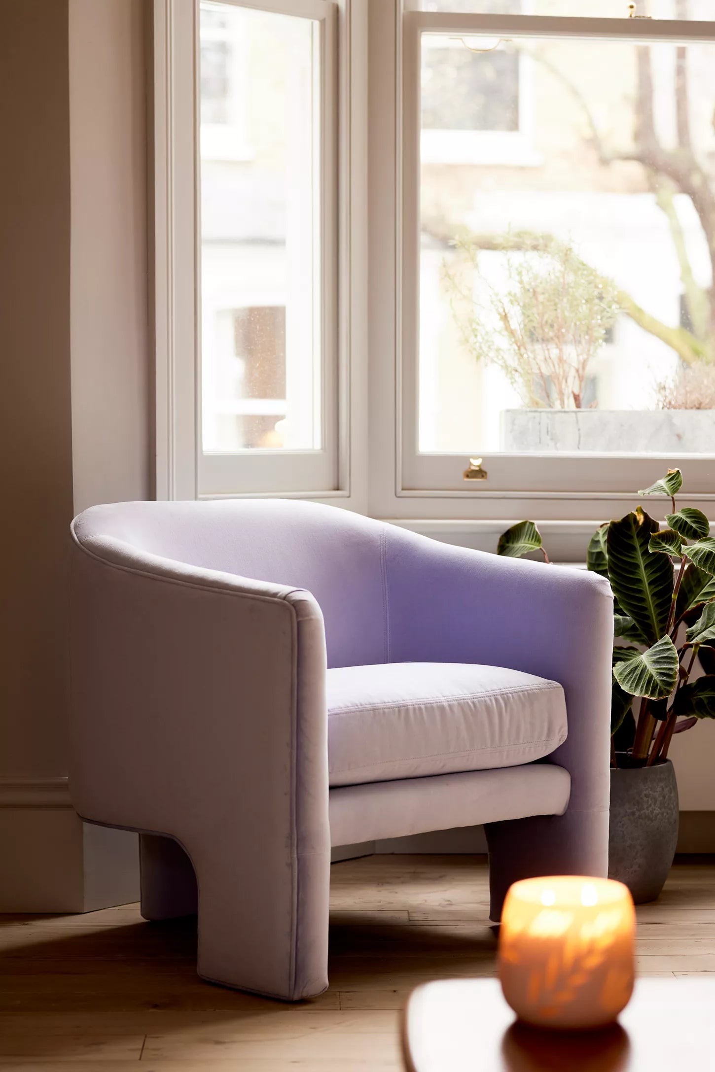 LAVELLE – Lilac Three-leg Accent Chair