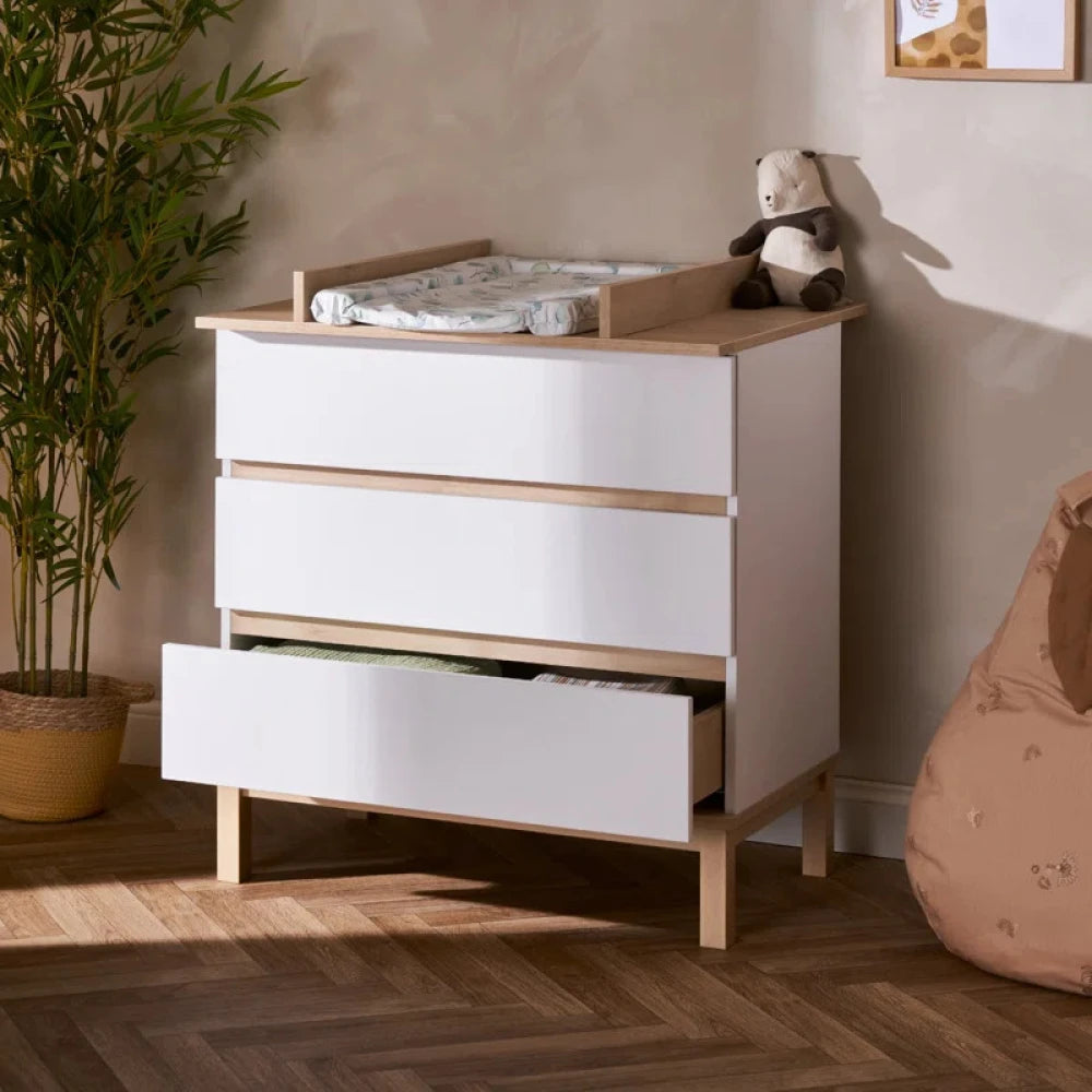 CHERUB – White & Oak Brown Scandinavian Style Changing Table