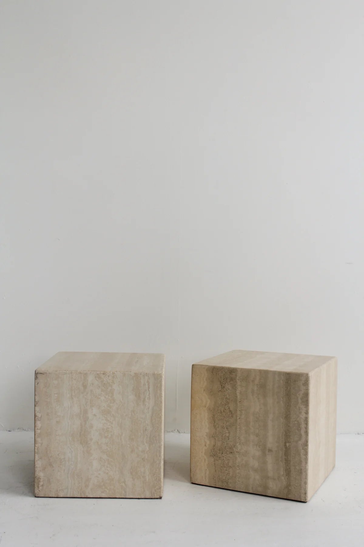 ZENITHO – Square Travertine Side Tables