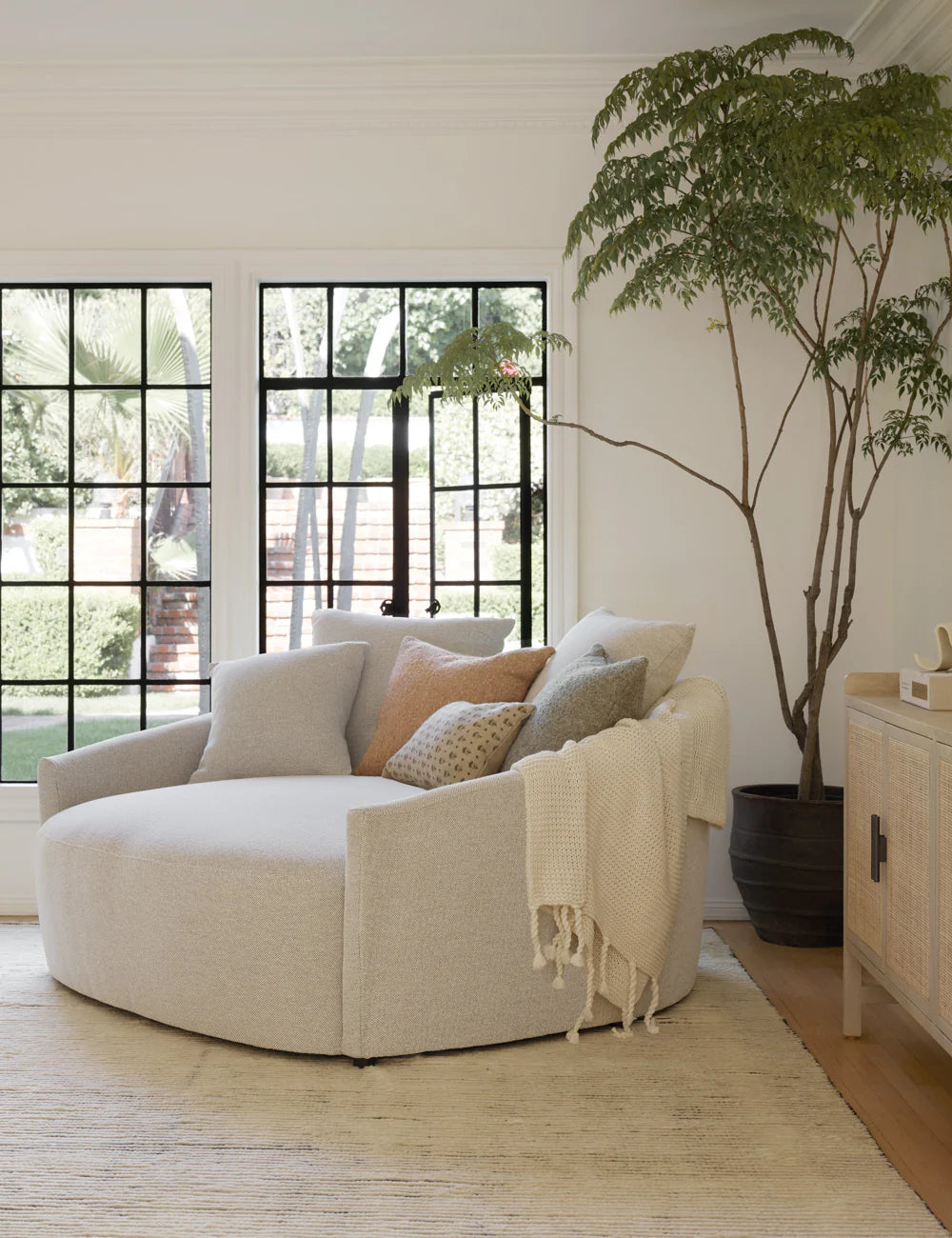 SELENE – Light Grey Round Cuddle Chair