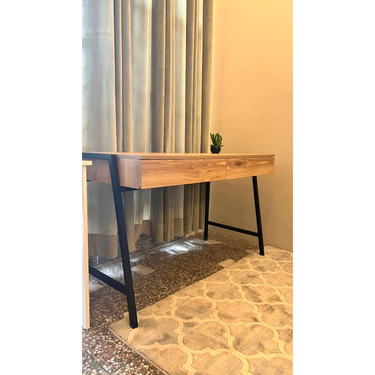 SCRIVERE – Writing Desk with Angled Metallic Base