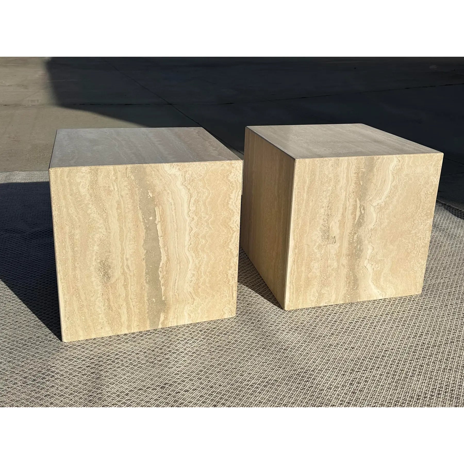 ZENITHO – Square Travertine Side Tables