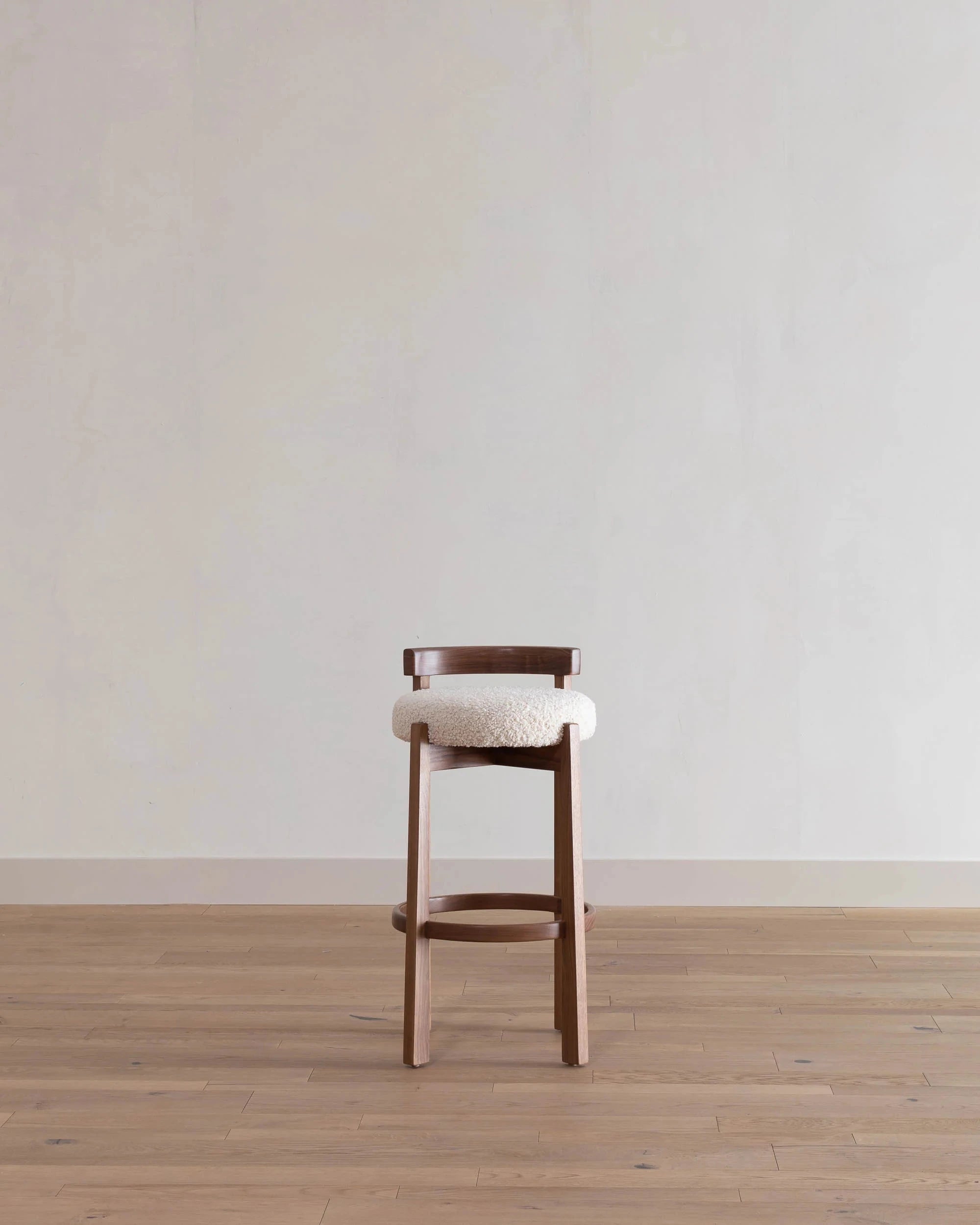 PLOMP – Mid Century Modern Design Bar Stool